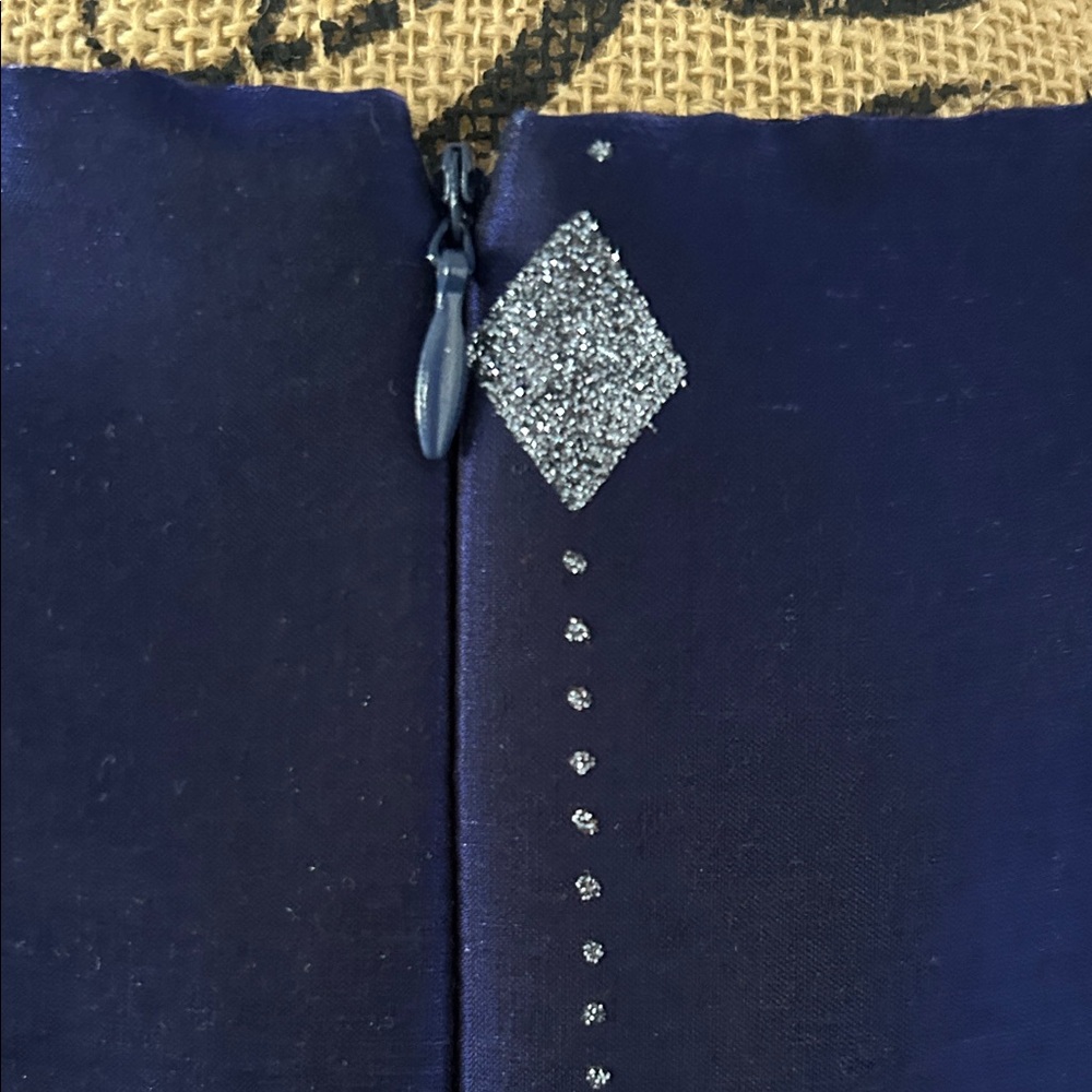 Elegant Navy Sleeveless Dress - Picture 9 of 16